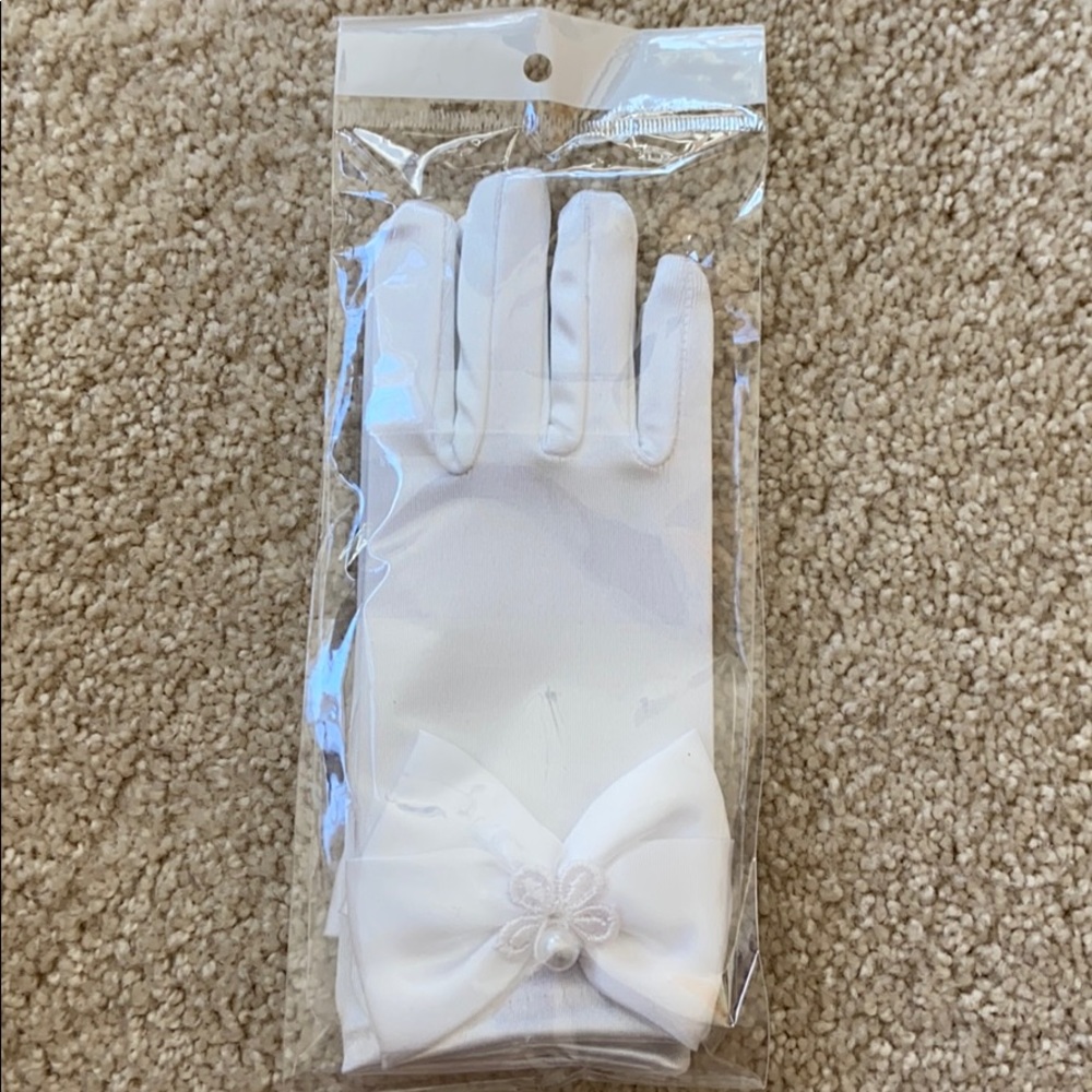 Girls white gloves